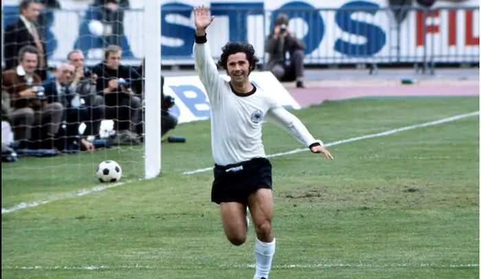 Gerd Muller – 734 goals
